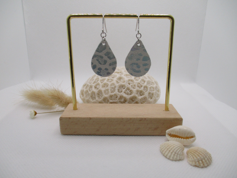 Boucles d'oreilles panthère blanche