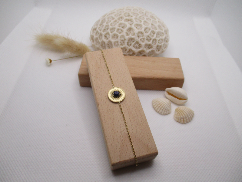 Bracelet en acier doré pierre naturelle bleu nuit