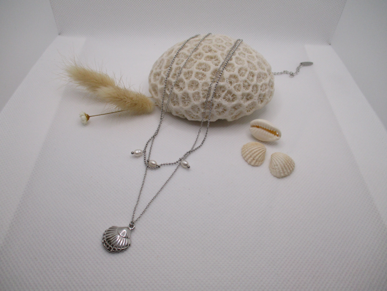 Collier deux rangs en acier argenté et perles